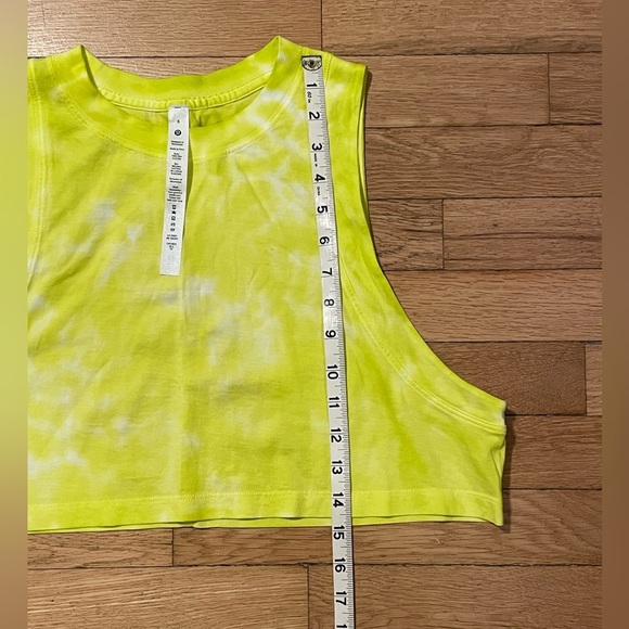 Lululemon Vibrant Yellow Sleeveless Crop Top Women’s 6 - Picture 5 of 6